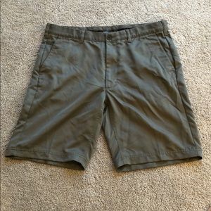 Men’s Olive AUR Golf Shorts